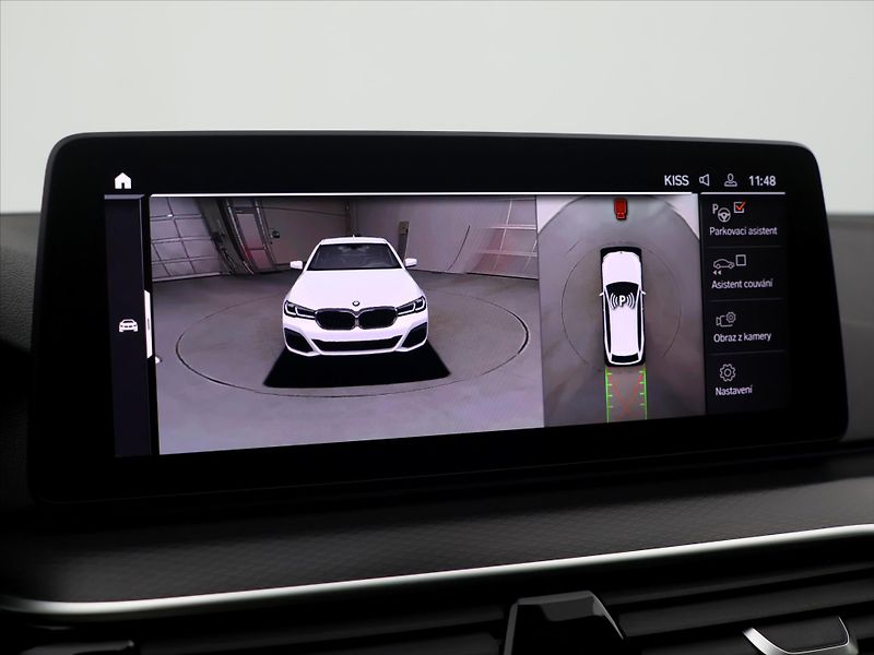 BMW Řada 5 3.0 540d 250kW xDrive CZ DPH - fotka 29 z 44
