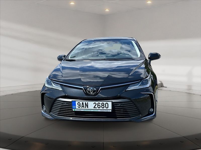 Toyota Corolla 1,5 DF Comfort 4d - fotka 2 z 11