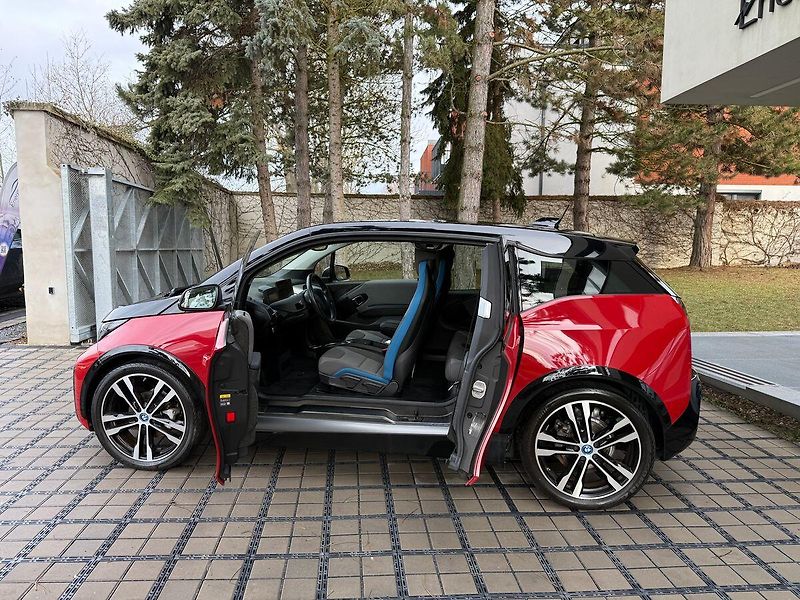 BMW i3 i3S, 120 Ah, Kamera, Panorama - fotka 12 z 28