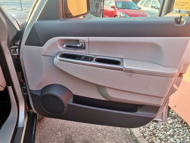 Jeep Cherokee (2009) 2.8CRD 130kw AUT 4x4 Tažné ČR - fotka 15 z 31