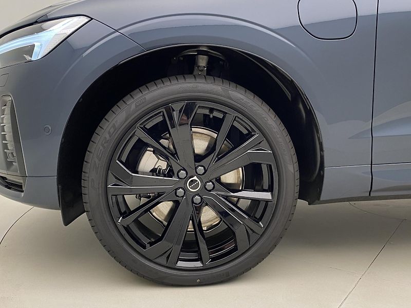 Volvo XC60 T8 AWD RECHARGE BLACK EDITION - fotka 36 z 63