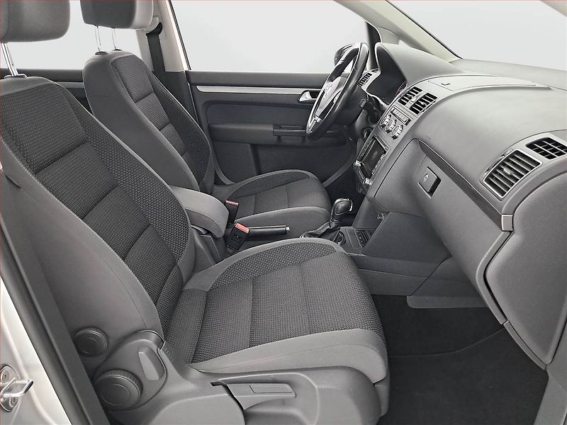 Volkswagen Touran (2014) 1.6 TDI, Automat, Xenony - fotka 9 z 16