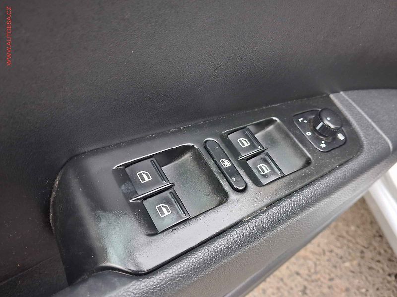 Škoda Superb (2014) 2.0 TDi, Elegance, DSG, bixen - fotka 13 z 18