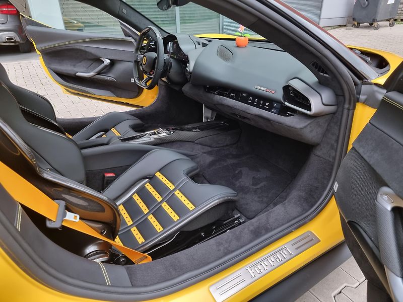 Ferrari 296 GTB (2024) LIFT JBL CARBON RACING ADAS - fotka 10 z 21