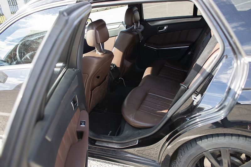 Mercedes-Benz Třídy E AMG paket, 100% stav. - fotka 34 z 45