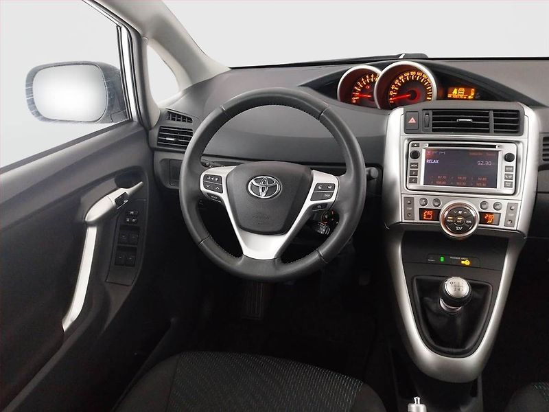 Toyota Verso (2012) 1.8 Valvematic, Navi, Tempomat - fotka 7 z 19