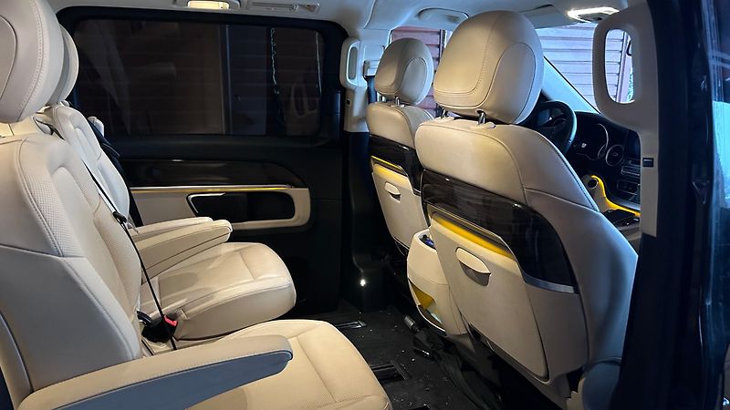 Mercedes-Benz Třídy V (2023) 300 Exclusive L 4M AIR LEDNICE - fotka 18 z 44