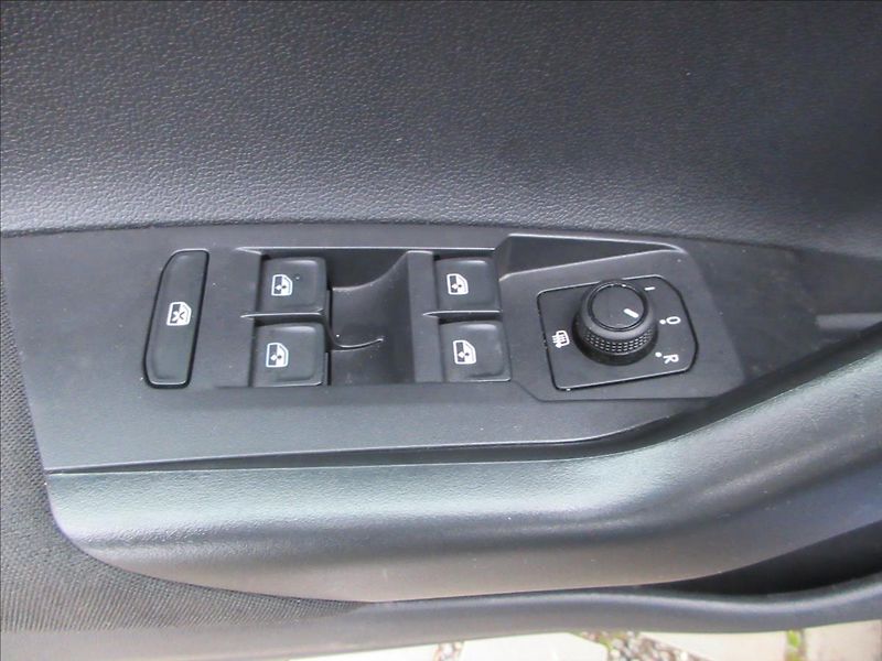 Volkswagen Taigo 1,0 TSi, LED, Navi, Vyhř. sed. - fotka 24 z 28