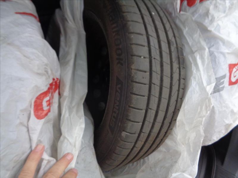 Volkswagen Touran 1,4 - fotka 15 z 19