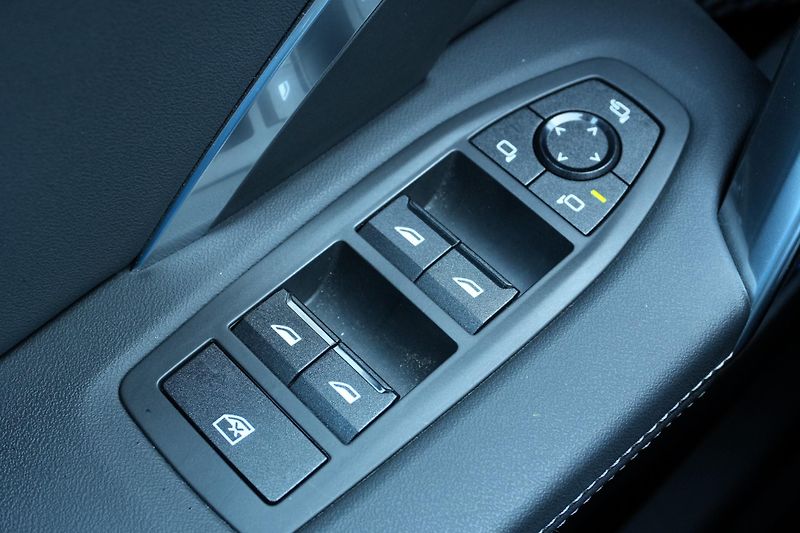 BMW X1 23i xDrive, Tažné, 360° kamera - fotka 31 z 40