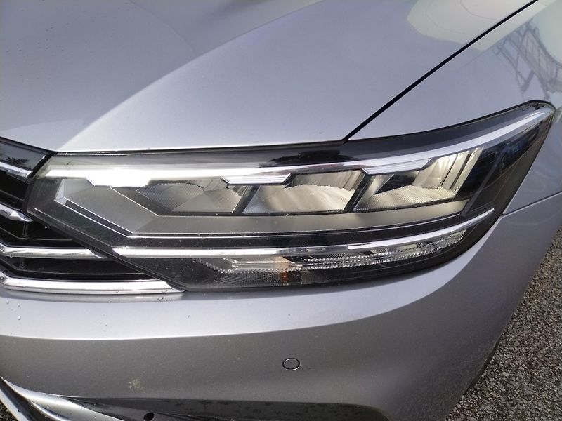 Volkswagen Passat 2.0 TDi DSG 7st. BUSINESS - fotka 27 z 30