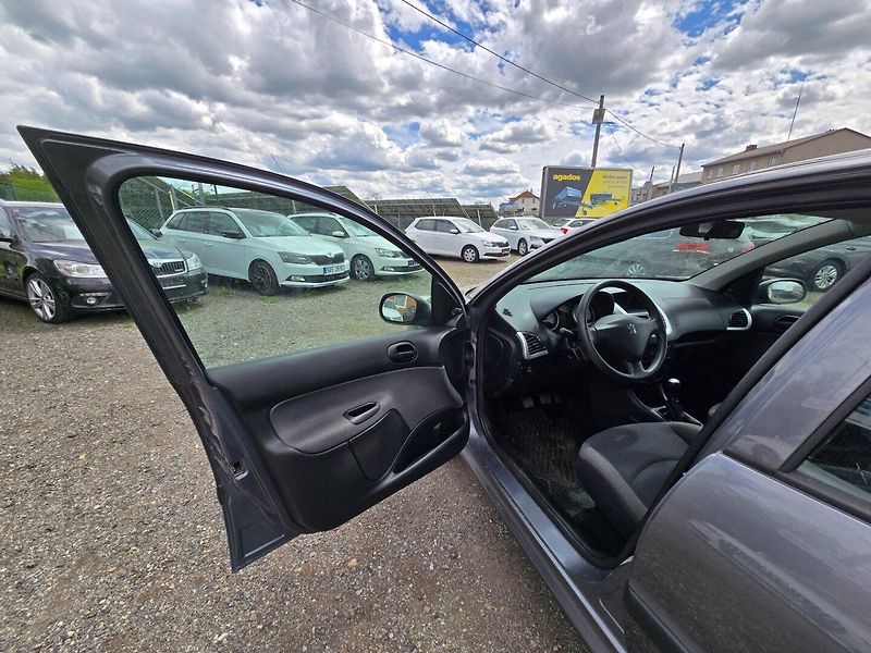 Peugeot 206 (2009) 206 1.1 44kw,klima,2 s - fotka 9 z 23