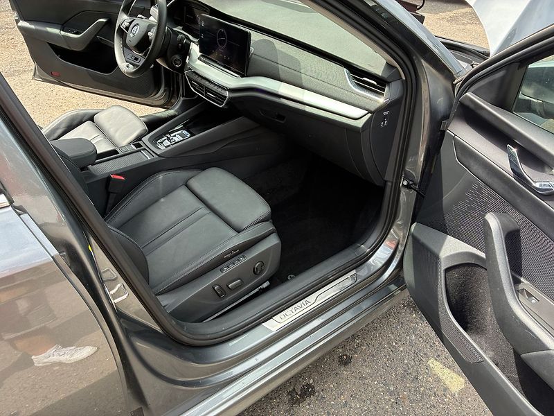 Škoda Octavia 2.0 TDi DSG STYLE PLUS 110 kW - fotka 22 z 25