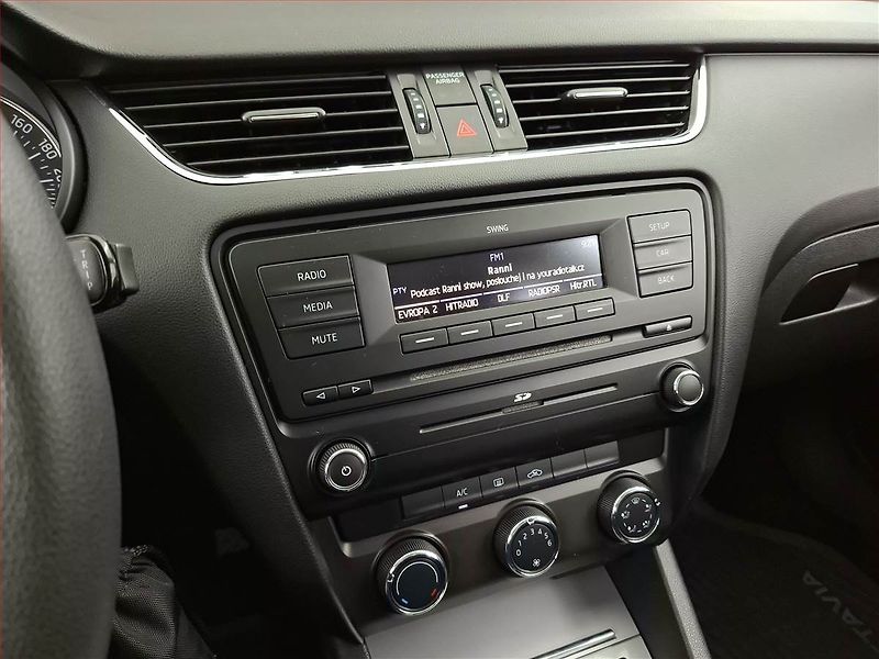 Škoda Octavia (2013) 1.6 TDI, Tempomat - fotka 12 z 15
