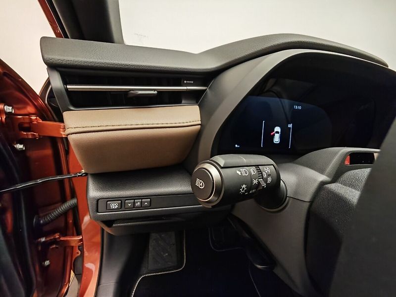 Lexus LBX 1.5 Hybrid Elegant TECH - fotka 29 z 41
