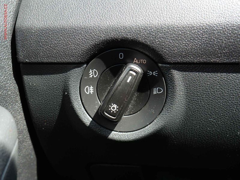 Škoda Octavia (2014) 1.6TDi, AC, tempo, park.asist - fotka 19 z 19