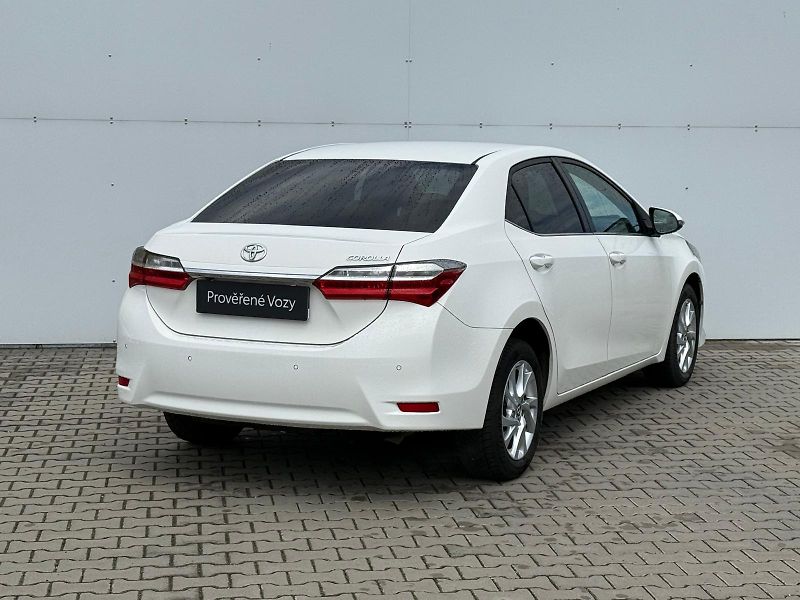 Toyota Corolla 1.6 VVT-i Active Trend - fotka 2 z 26