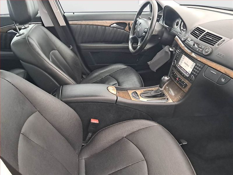 Mercedes-Benz Třídy E (2006) Avantgarde E 320 CDI 4MATIC - fotka 9 z 18