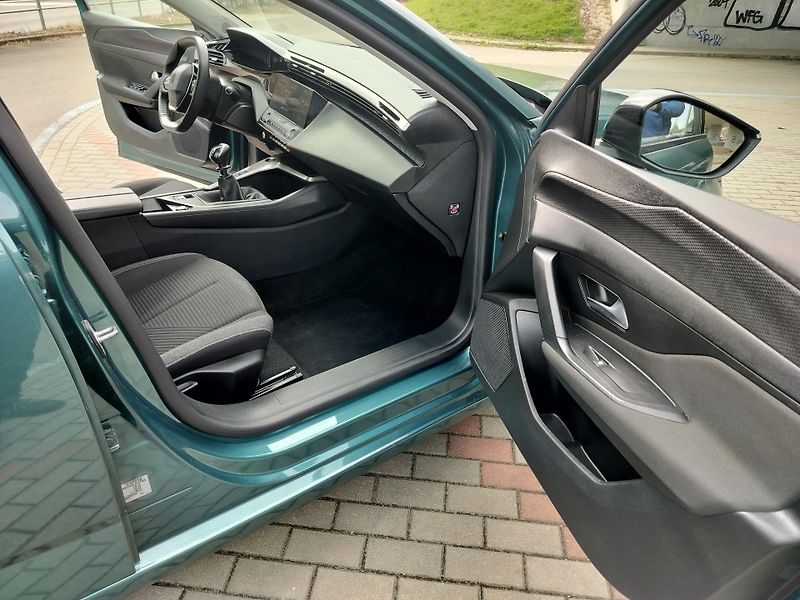 Peugeot 308 SW  1.5 BlueHDI  96kW  automat - fotka 22 z 30