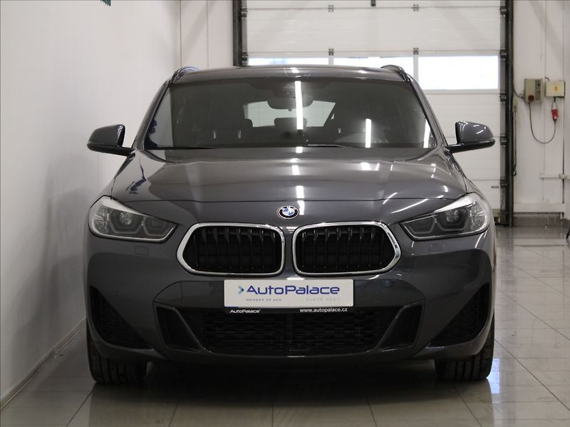 BMW X2 1,5 18i AT M-Paket 1.maj.ČR - fotka 2 z 27