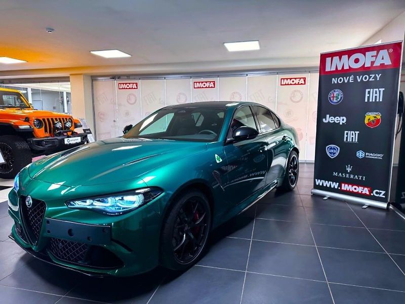 Alfa Romeo Giulia (2026) 2.9 V6 BiTurbo 520k QV Carbon - fotka 3 z 26