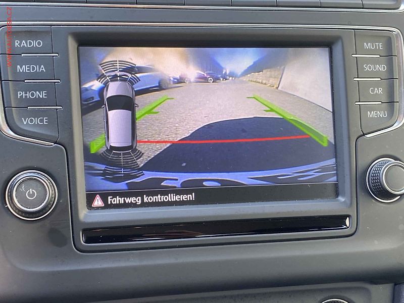 Volkswagen Polo (2014) 1.2 TSi, AC, kamera - fotka 17 z 18