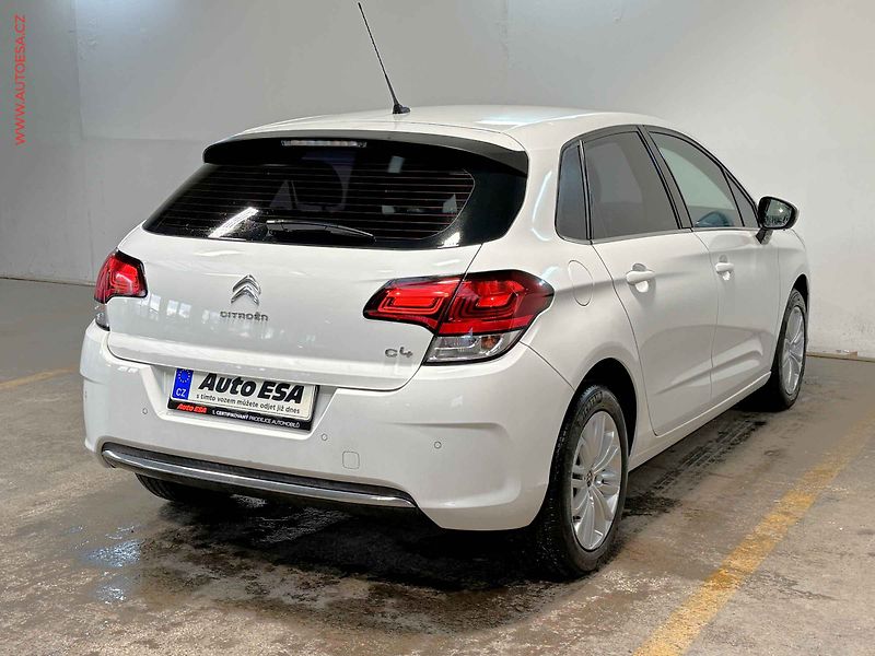 Citroën C4 (2016) 1.6HDi, ČR, AC, park.asist - fotka 4 z 16