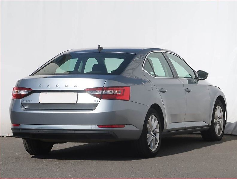 Škoda Superb (2020) Ambition Plus iV 1.4 TSI PHEV - fotka 5 z 22