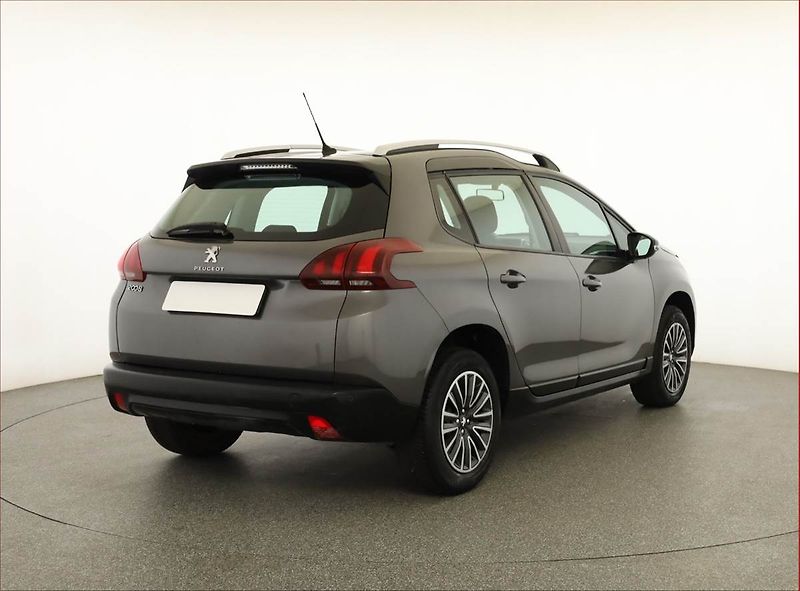 Peugeot 2008 (2019) 1.2 PureTech, ČR,1.maj - fotka 5 z 16