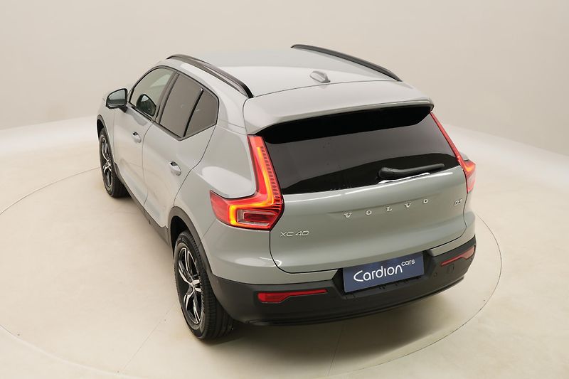 Volvo XC40 (2026) B3 AUT DARK PLUS - fotka 17 z 60