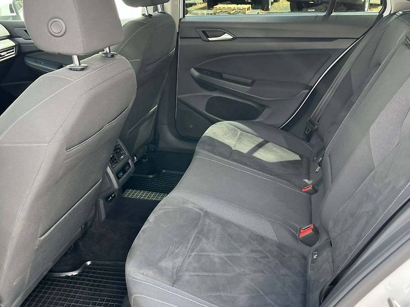 Volkswagen Golf (2021) 1.5 TSI Style - fotka 12 z 20