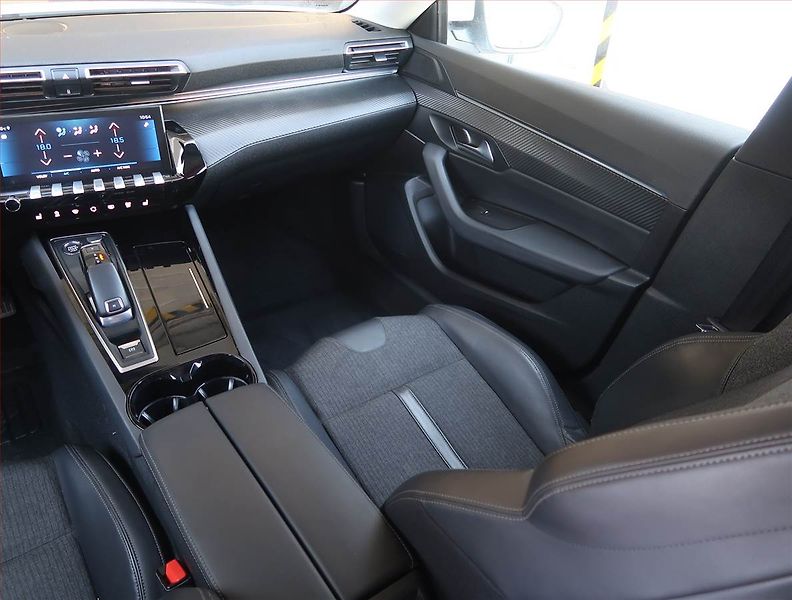 Peugeot 508 (2019) 1.5 BlueHDi, Automat - fotka 8 z 22