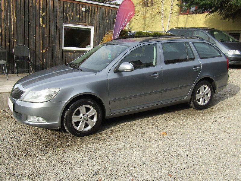 Škoda Octavia (2013) 1.6 TDI 77kW NAVIGACE - fotka 2 z 38