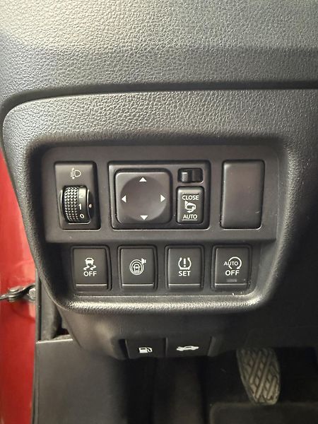 Nissan Juke 1.2 DIG-T N-CONNECTA 85 kW - fotka 13 z 19