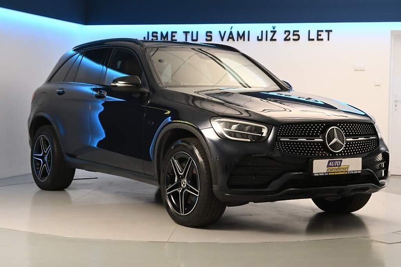 Mercedes-Benz GLC (2021) 2.0 4Matic 9G-TRONIC AMG Line - fotka 4 z 39