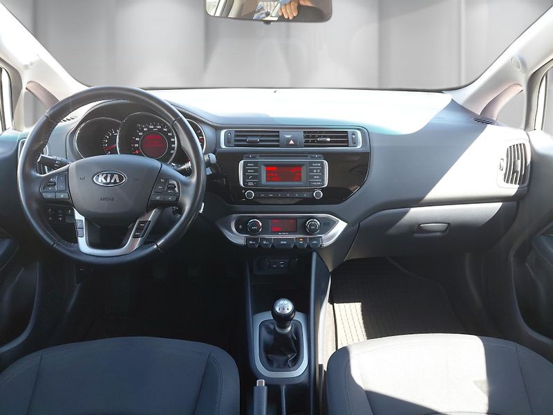 Kia Rio (2016) 1,25 CVVT 61 kW TOP - fotka 19 z 24