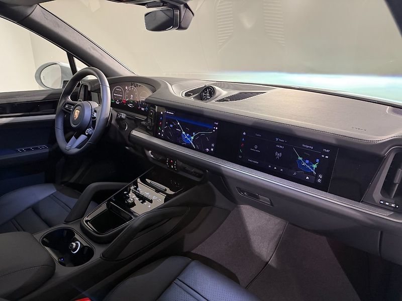 Porsche Cayenne E-Hybrid Pano HD-Matrix PASM - fotka 6 z 11