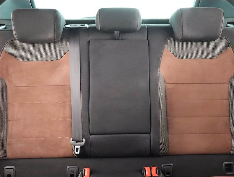 Seat Ateca (2017) 1.4 TSI, 4X4, ČR,1.maj - fotka 10 z 25