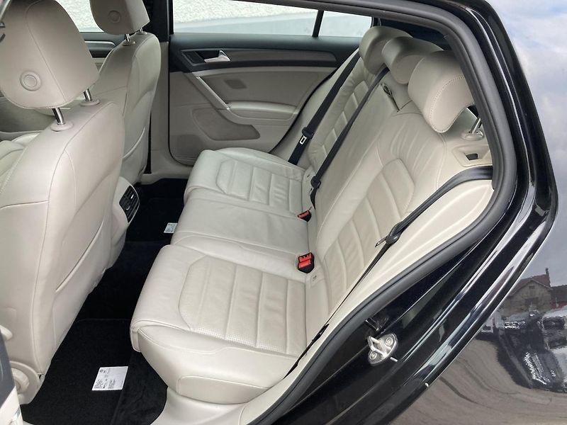 Volkswagen e-Golf (2019) MATRIX NAV DYNAUDIO WINTERPAKE - fotka 16 z 45