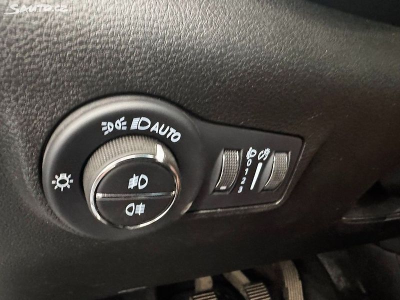 Jeep Compass (2022) 1,3 GSE 130k man. Night Eagle - fotka 27 z 27