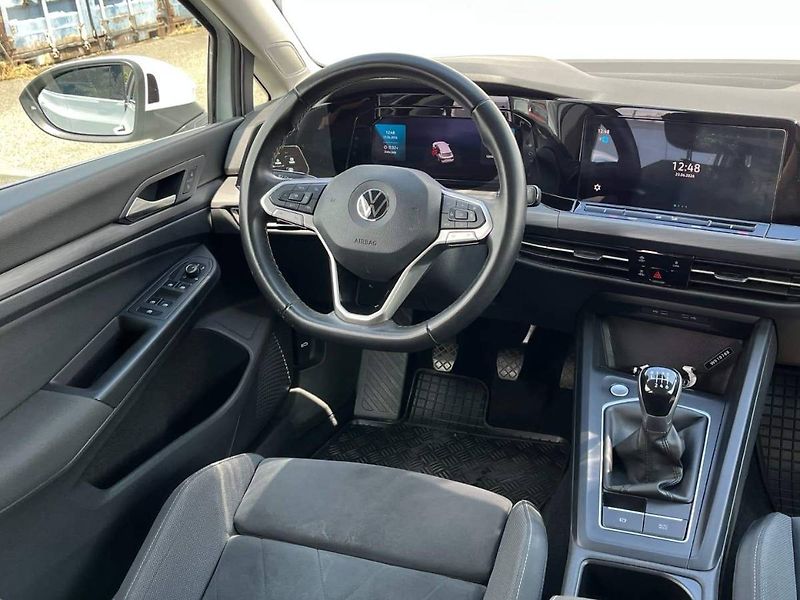 Volkswagen Golf (2021) 1.5 TSI Style - fotka 5 z 20