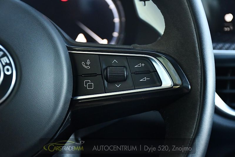 Alfa Romeo Stelvio 2.9 V6 Bi-T 520PS QUADRIFOGLIO - fotka 30 z 56