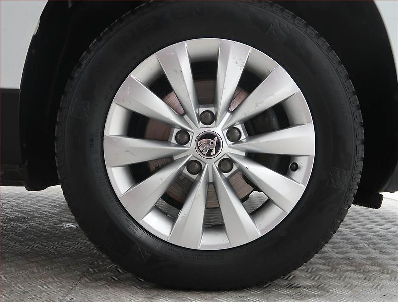 Škoda Karoq (2019) Ambition 1.6 TDI, Automat - fotka 14 z 18