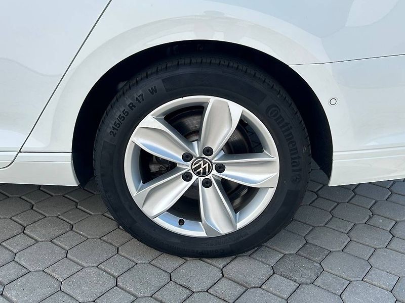 Volkswagen Passat Business 2,0 TDI 4M DSG - fotka 26 z 30