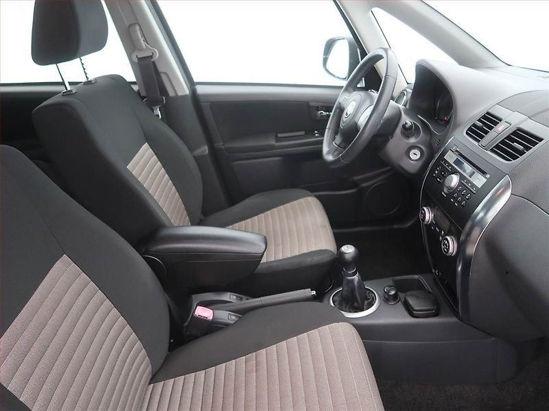 Fiat Sedici (2009) 1.6, 4X4, Serv.kniha - fotka 9 z 15