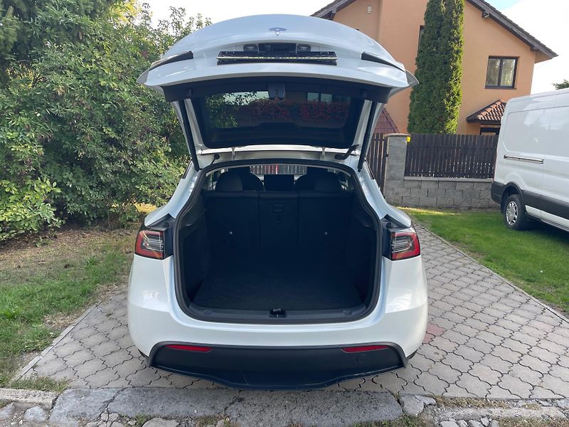 Tesla Model Y RWD 235kw 95,0 % - fotka 14 z 40