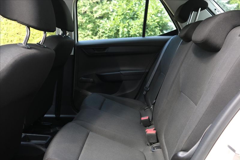 Škoda Fabia 1,0 ČR, 1. Majitel - fotka 26 z 33
