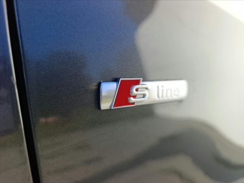 Audi A3 2,0 TDi S-Line Navi,Bi-xenon - fotka 34 z 39