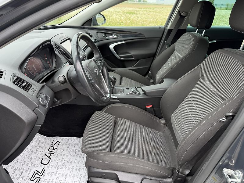 Opel Insignia 1.6 SIDI XENON NAVIGACE TAŽNÉ - fotka 10 z 48