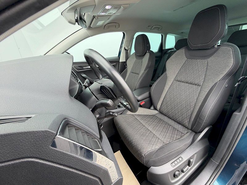 Škoda Karoq (2023) 1,5TSI 110kW DSG Style Plus - fotka 6 z 35
